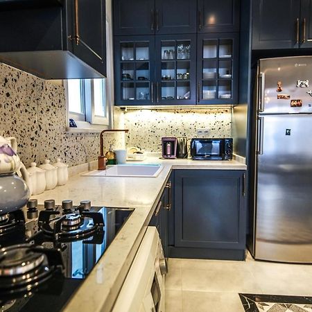 Center Of City In Besiktas 2 Plus 1 With 2 Bathroom And 3 Air Conditioner Istanboel Buitenkant foto