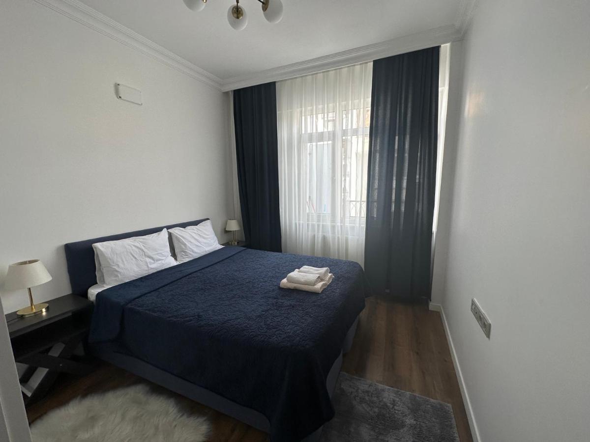 Center Of City In Besiktas 2 Plus 1 With 2 Bathroom And 3 Air Conditioner Istanboel Buitenkant foto