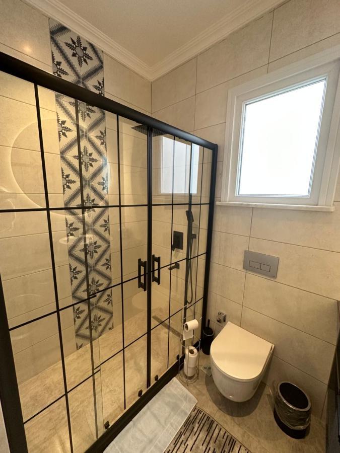 Center Of City In Besiktas 2 Plus 1 With 2 Bathroom And 3 Air Conditioner Istanboel Buitenkant foto