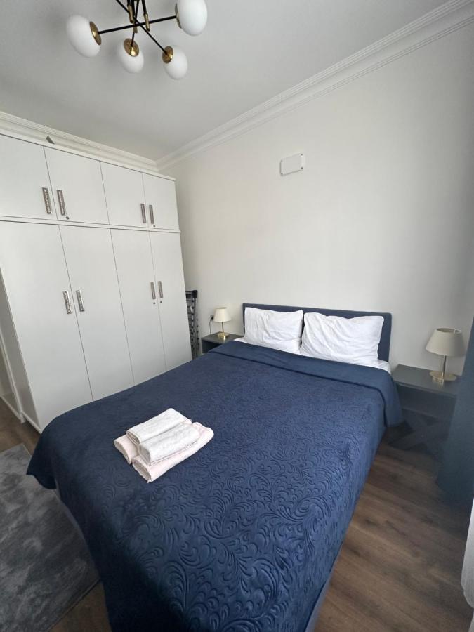 Center Of City In Besiktas 2 Plus 1 With 2 Bathroom And 3 Air Conditioner Istanboel Buitenkant foto