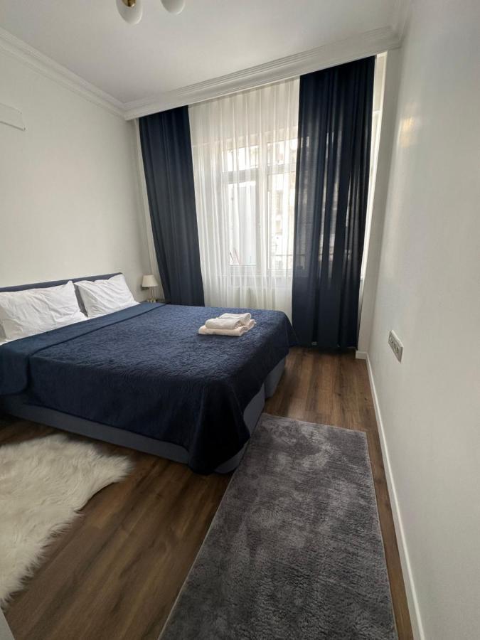 Center Of City In Besiktas 2 Plus 1 With 2 Bathroom And 3 Air Conditioner Istanboel Buitenkant foto