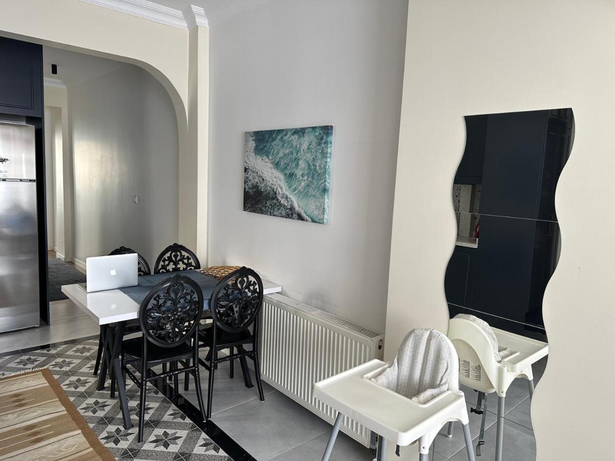 Center Of City In Besiktas 2 Plus 1 With 2 Bathroom And 3 Air Conditioner Istanboel Buitenkant foto