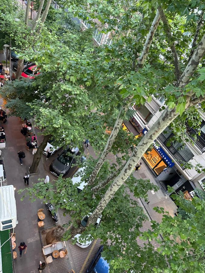 Center Of City In Besiktas 2 Plus 1 With 2 Bathroom And 3 Air Conditioner Istanboel Buitenkant foto